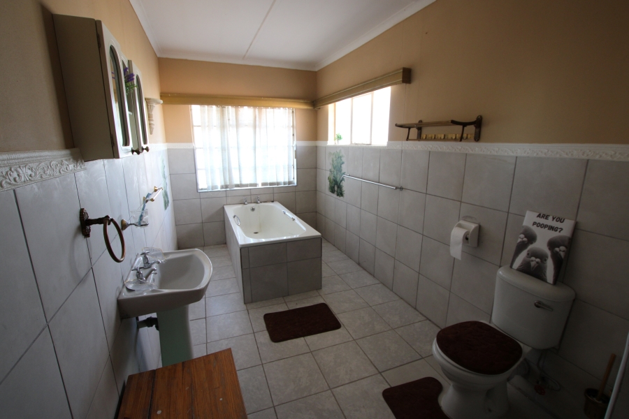 2 Bedroom Property for Sale in Fraserburg Northern Cape